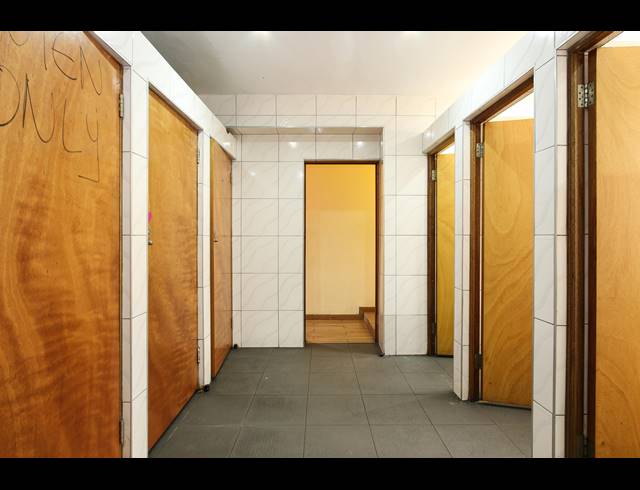 7 BEDROOM HOUSE FOR SALE IN WALMER ESTATE